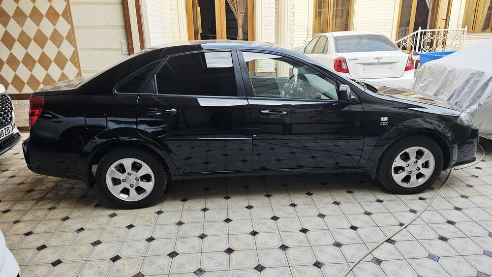 Gentra 3 A/T lyuk va Abs bor. Magnitafon yuq