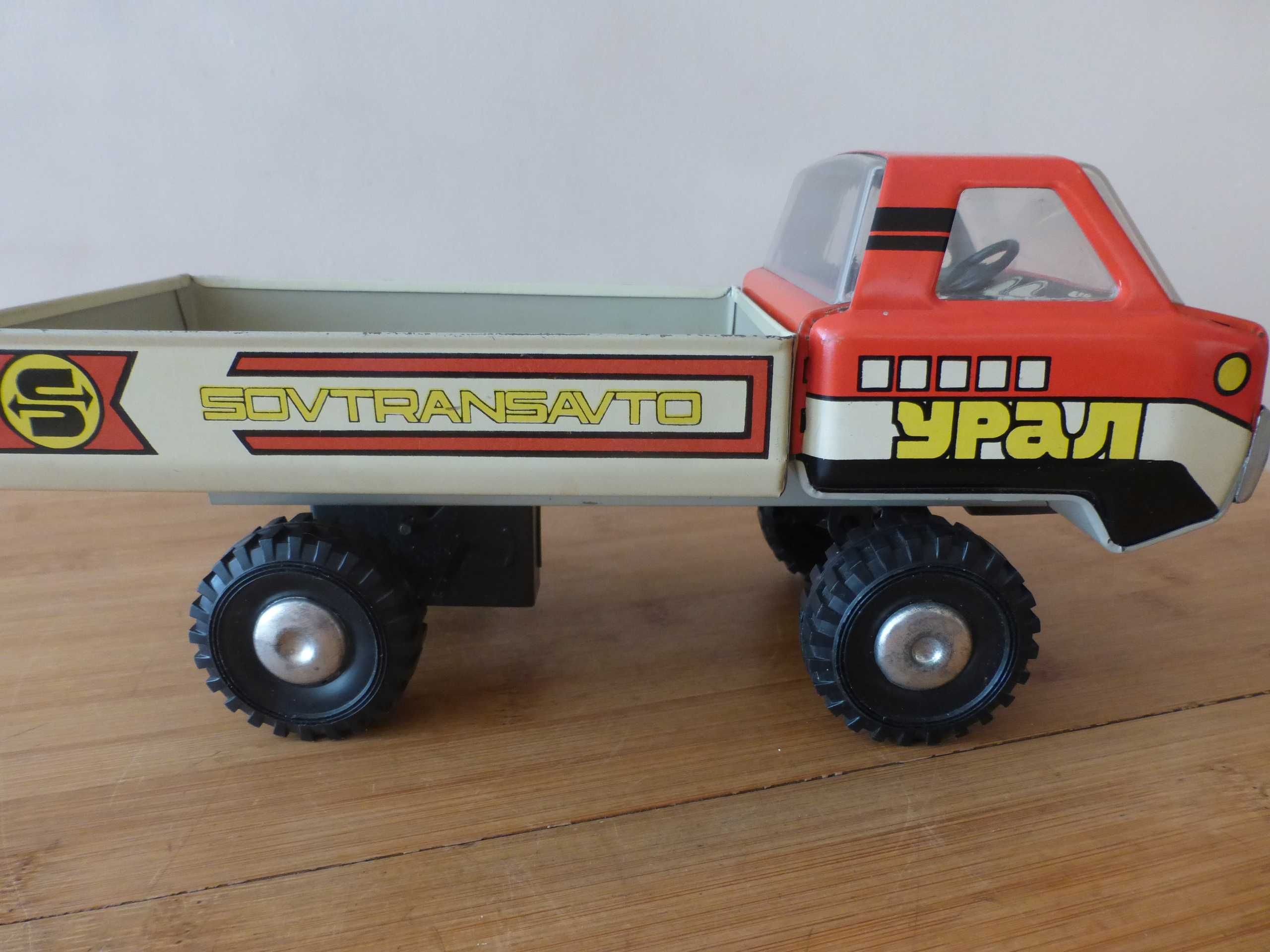 Руско механично метално камионче УРАЛ камион количка играчка 1970 г