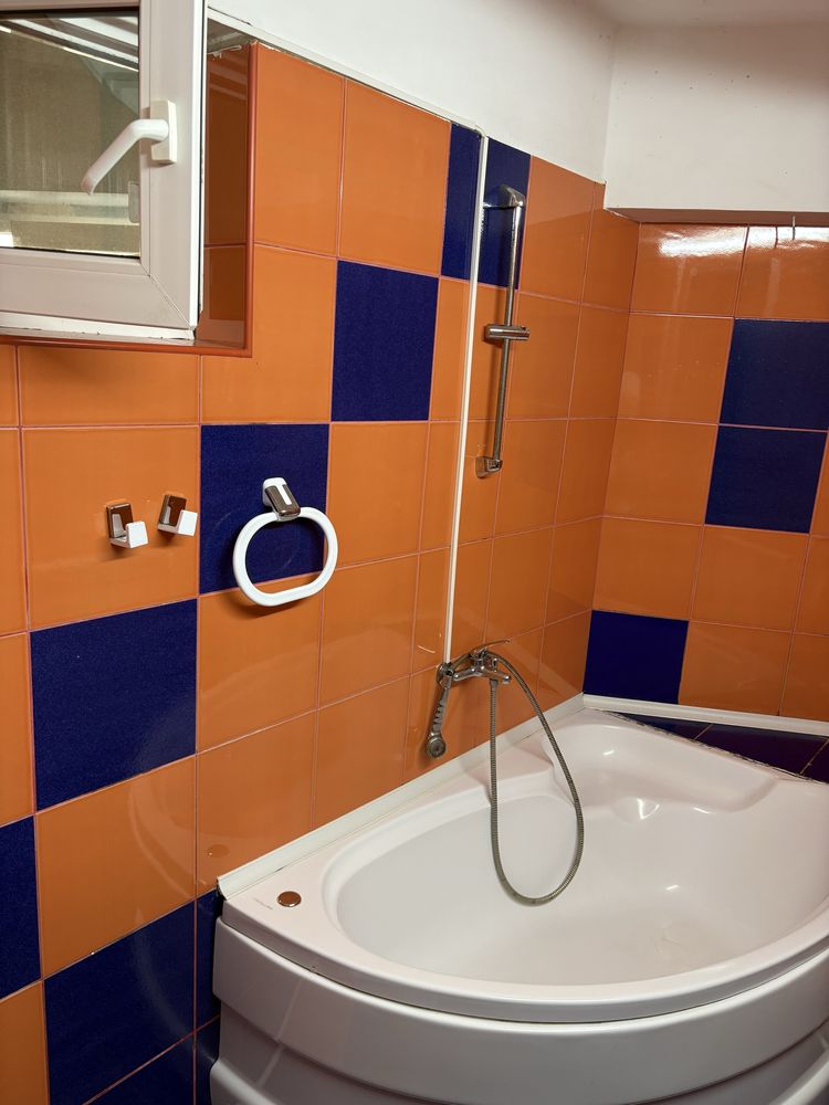 Apartament 3 camere decomandate Abator-Supeco, 72 mp utili, etaj 4/4