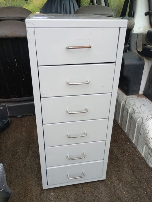 Шкаф с 6 чекмеджета