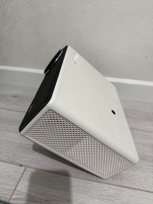 Продам не рабочий проектор на запчасти