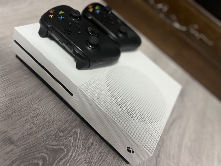 XBOX ONE S 1TB Impecabil