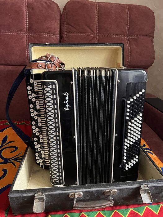 Концертный баян RUBIN-6 + футляр, ремни. Дефект “соль” на басах