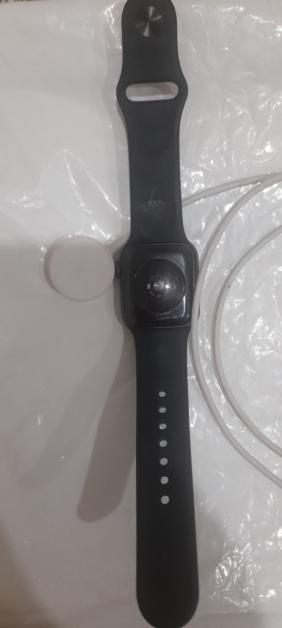 Продам часы  Apple