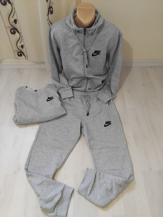 Oferta!  Trening Nike unisex din 3 piese.