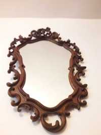 Oglinda vintage cu rama din lemn tei sculptata