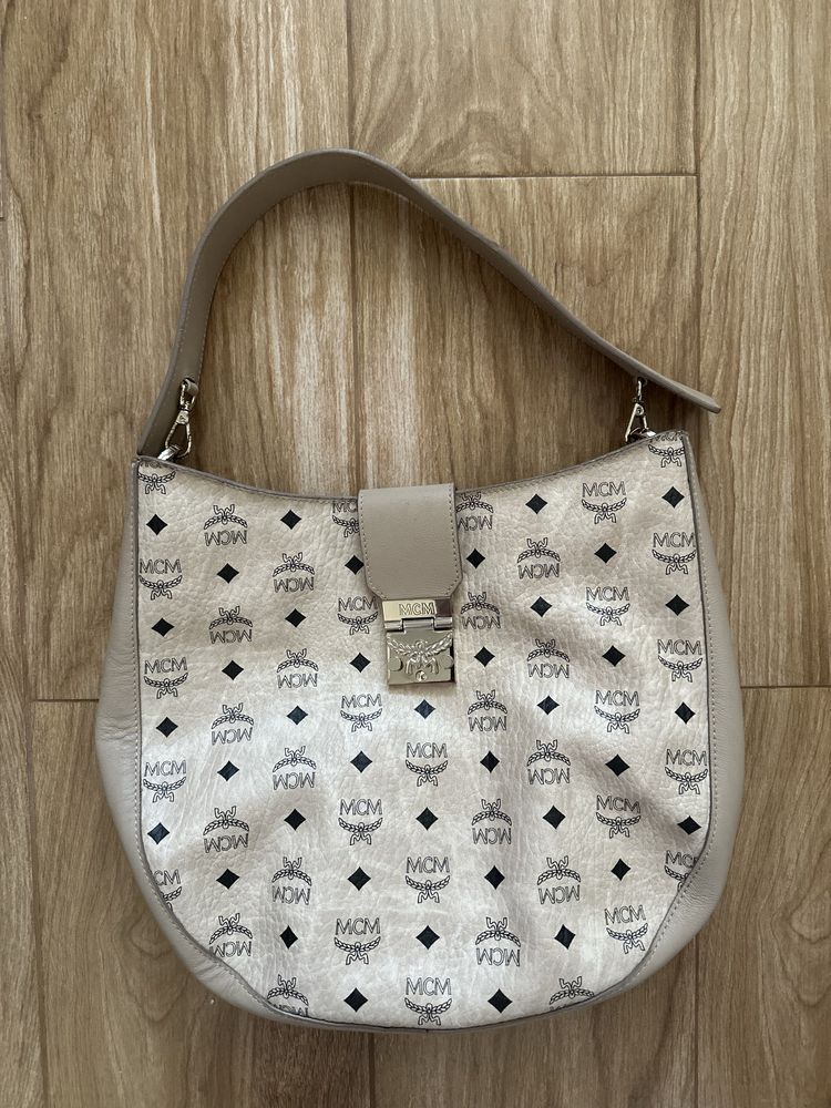 Оригинална чанта MCM Patricia Visetos Hobo