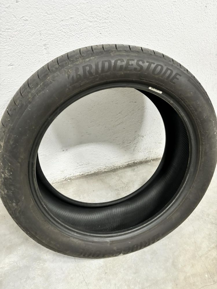 Гуми 235/50R20