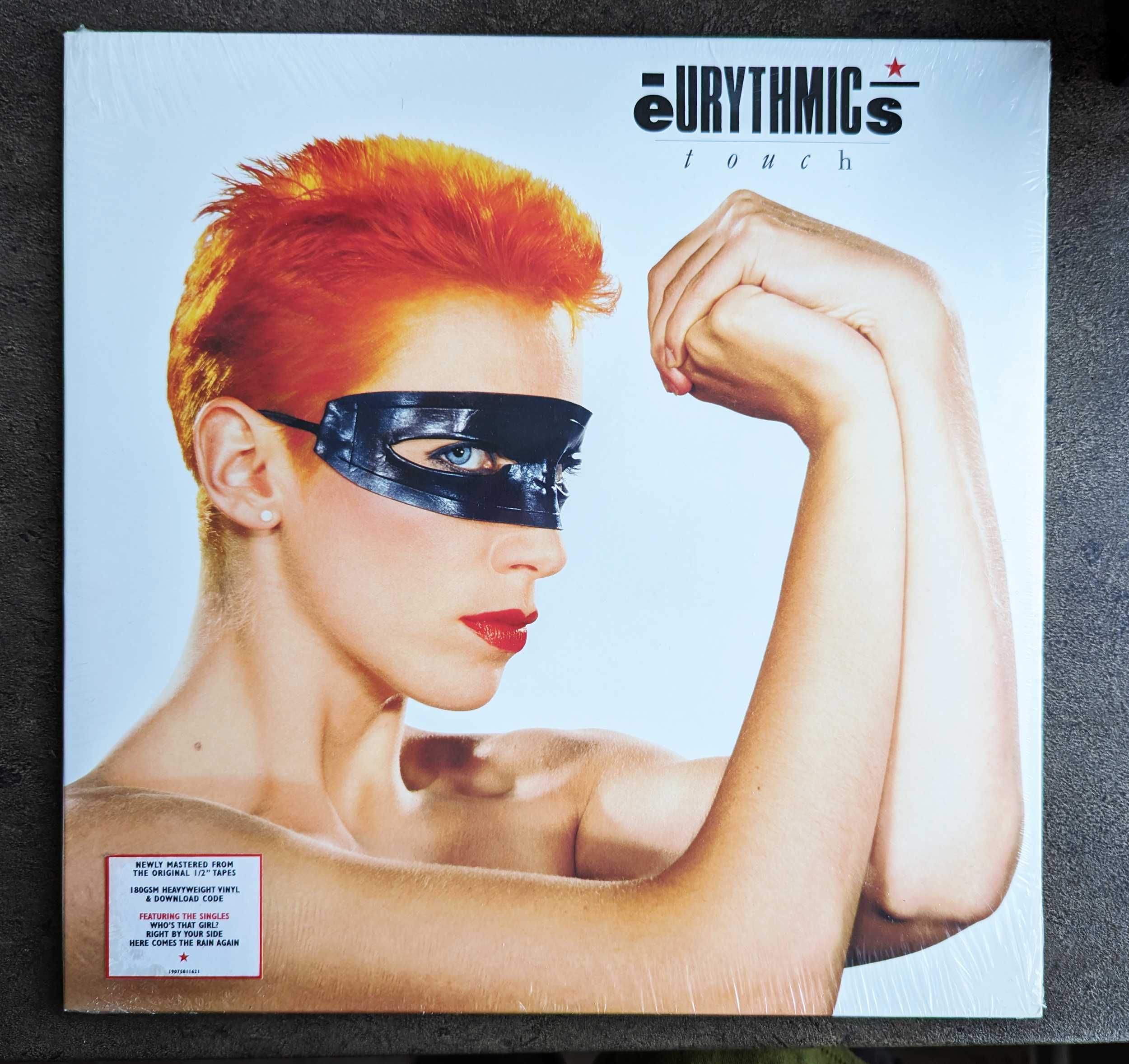 Нови плочи на Eurythmics.