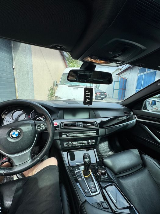 BMW F10 520d M-PACK - Scaune Seria 7,Distronic,Ventilație,Trapă