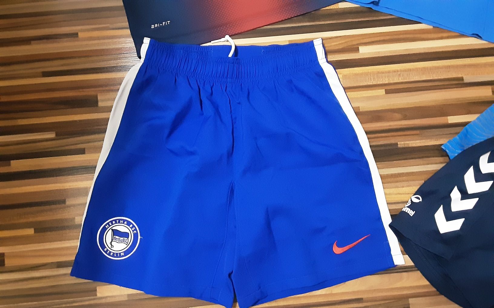 (S 128-137) NIKE-PUMA-HUMMEL оригинални дрешки за момче
