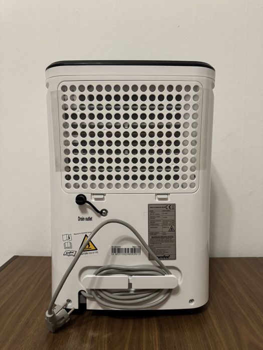 Влагоабсорбатор Midea Comfee 20Л Чисто Нов!