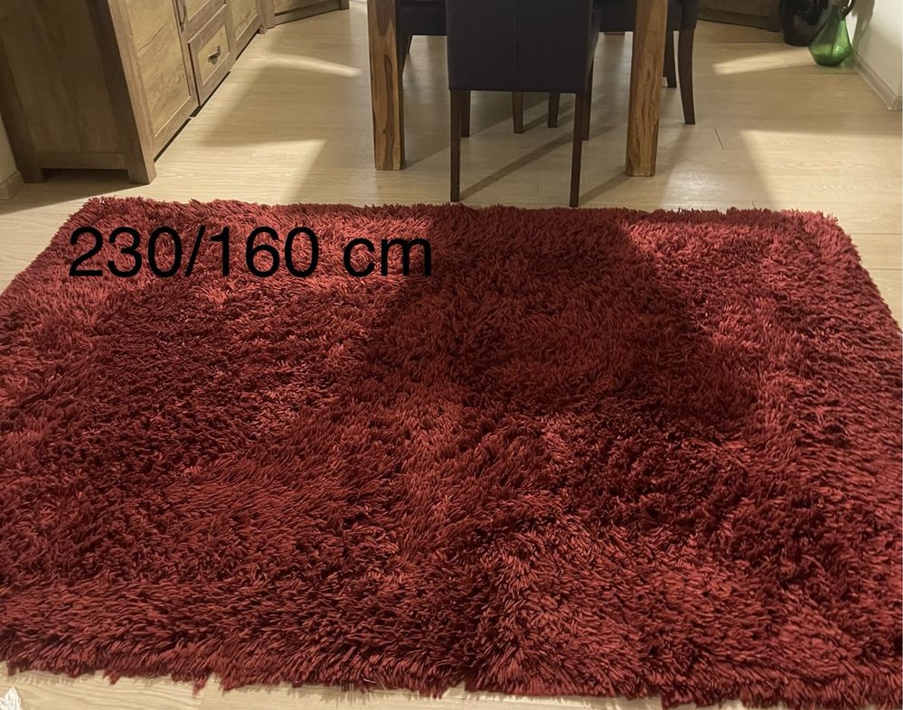 Covor burgund cu fir