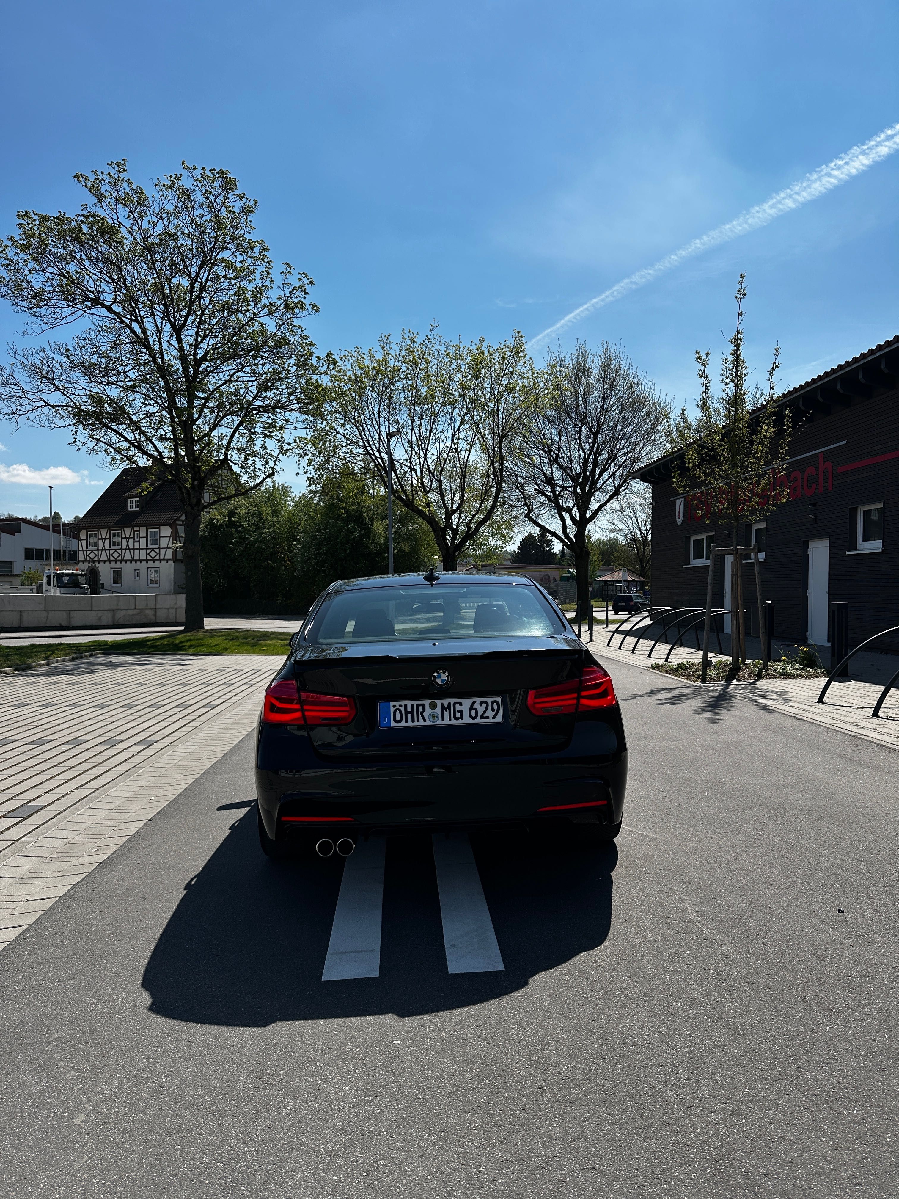 BMW F30 320i Limo M-Paket 2.HD TÜV NEW