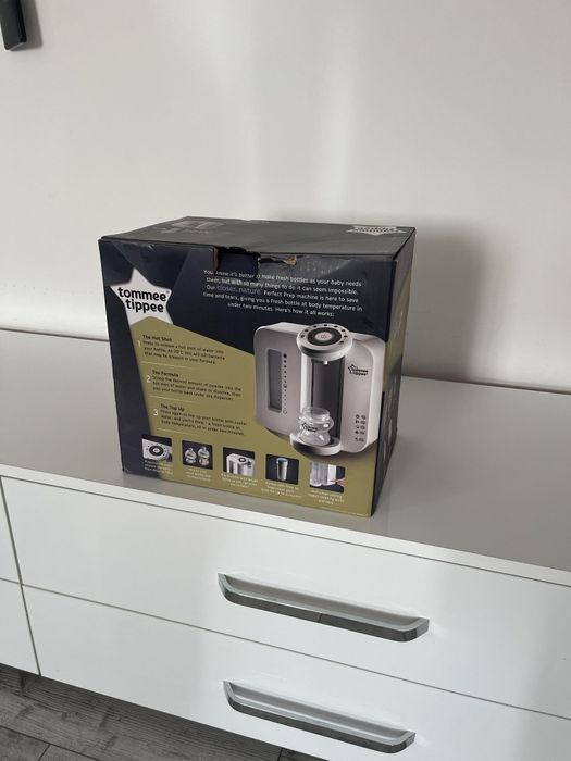 Aparat pt pregatit formula de lapte Tommee Tippe ,cu stecher de anglia