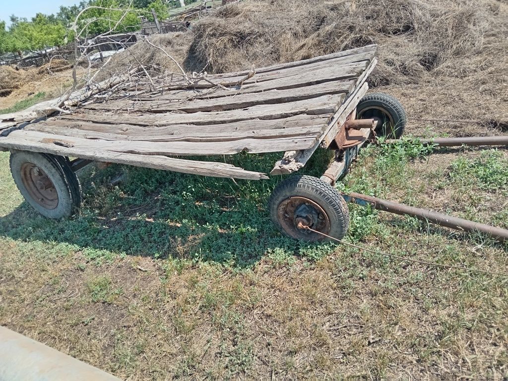 Продам брички две шт.