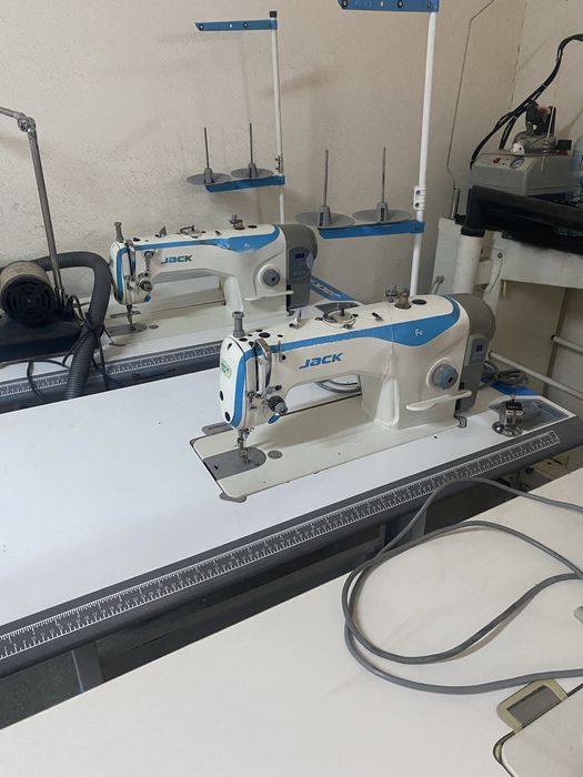 Masini de cusut liniare si de surfilat cu 4 si 5 fire