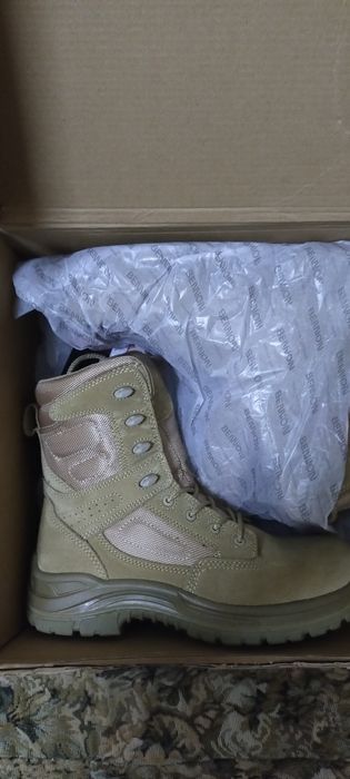 Bocanci militari piele intoarsa desert