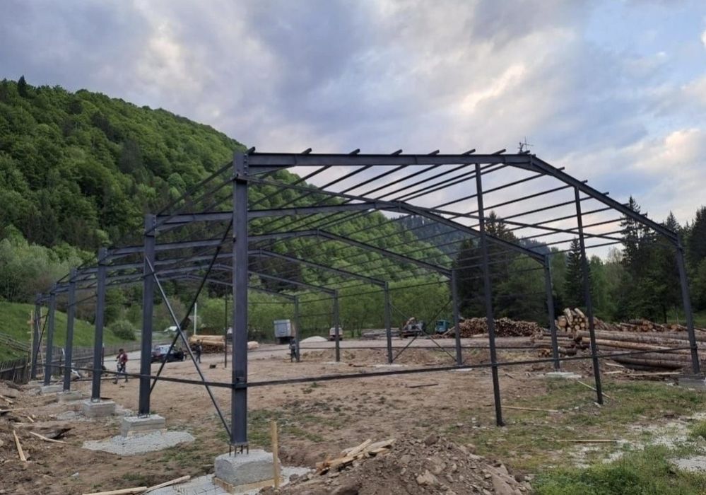 Vand hale și structuri metalice din europrofile la preturi accesibile