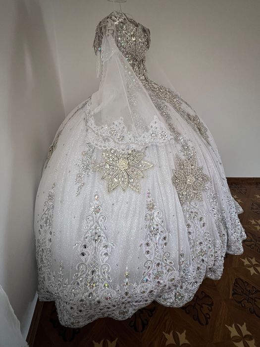 Rochie mireasă a fost purtată câteva ore doar plătită 1900€
