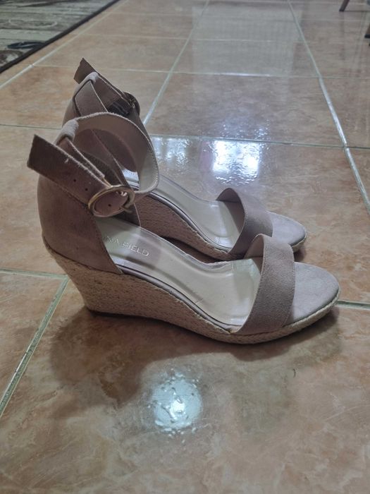 Sandale bej cu platforma