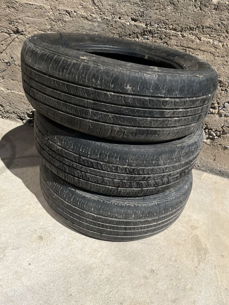 Продается шины 205/65/15