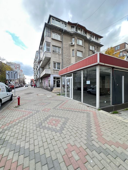 Самостоятелен търговски обект широк център