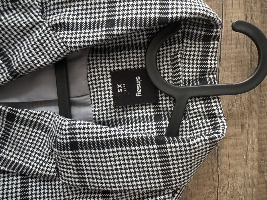 Дамско карирано сако