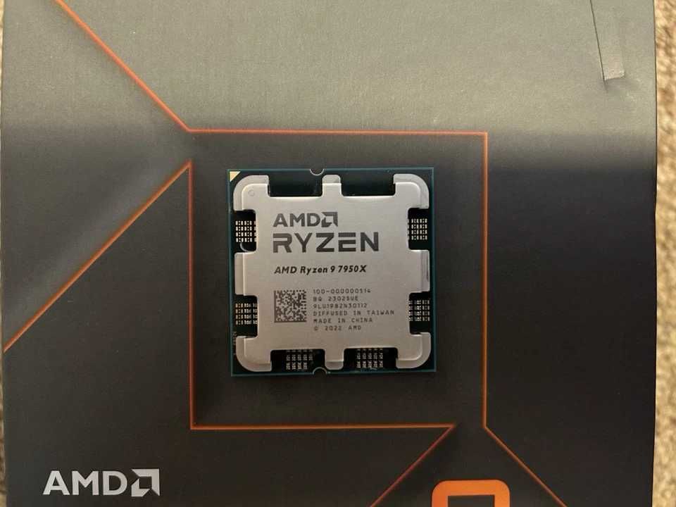 MSI MAG B650 Tomahawk WIFI + AMD RYZEN 9 7950X 16-Core (5.7 GHz ) AM5