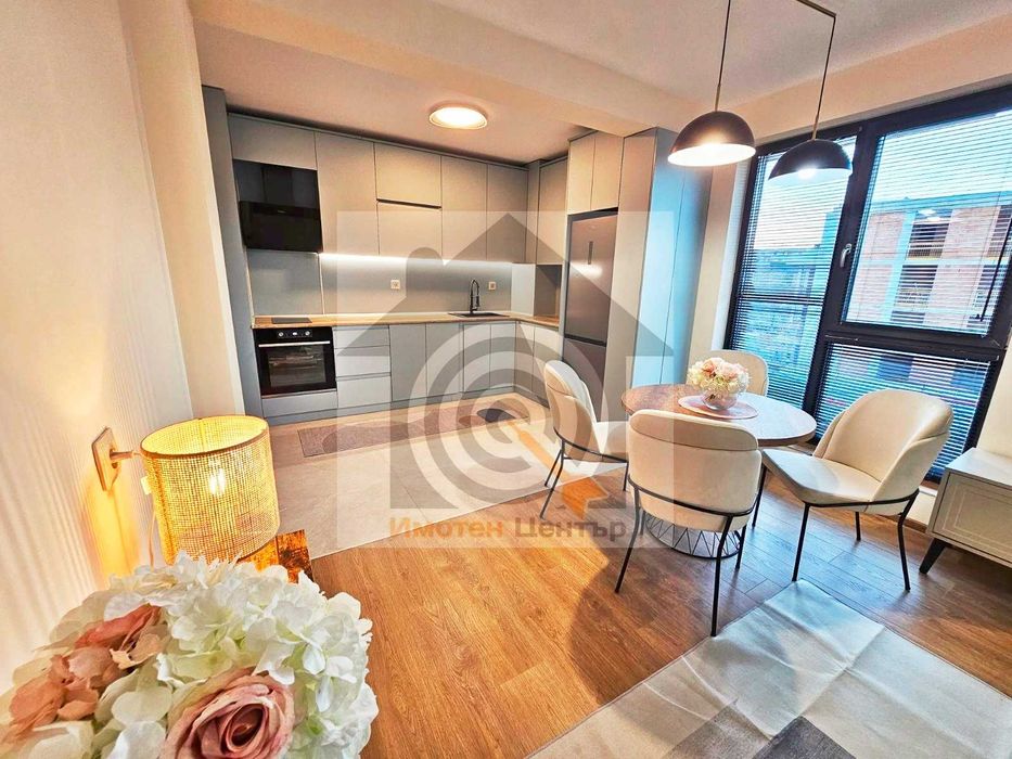 Продава се Двустаен апартамент в София, Малинова долина - 78 кв.м за 2481 €/кв.м - Снимка #2