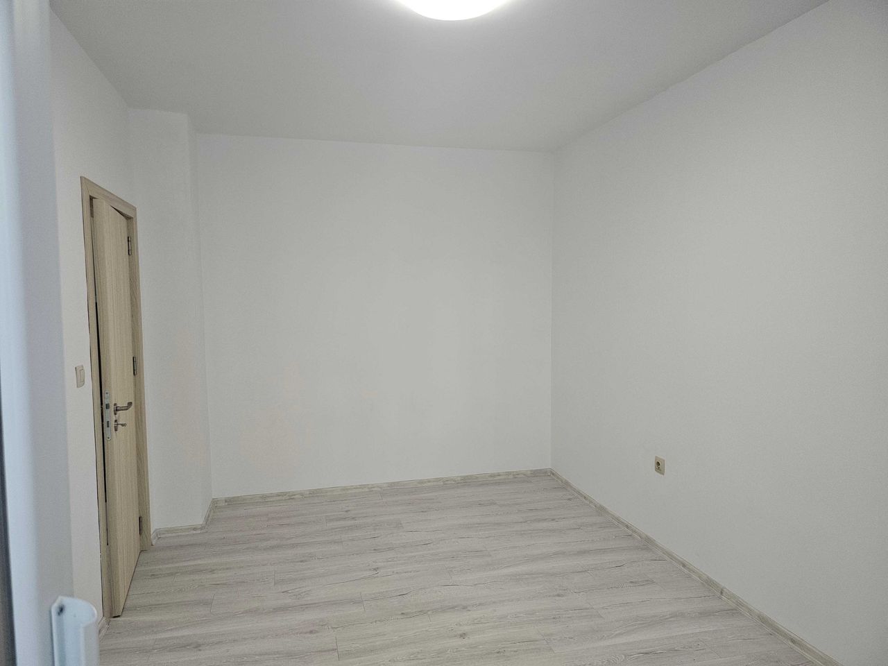 Продава се Тристаен апартамент в Варна, Владислав Варненчик - 55 кв.м за 2290 €/кв.м - Снимка #7