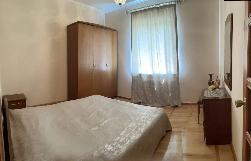 Продаётся КВАРТИРА 4/6/9 на 97м2 Массив Госпитальный Ор-р: Хуавей офис