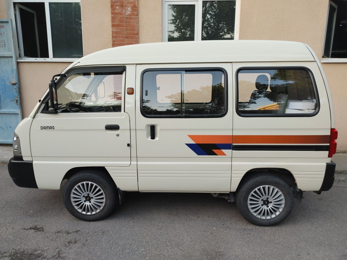 Автомобиль Дамас пассажирский вариант. Один хозяин.Пробег 88тыс.км.