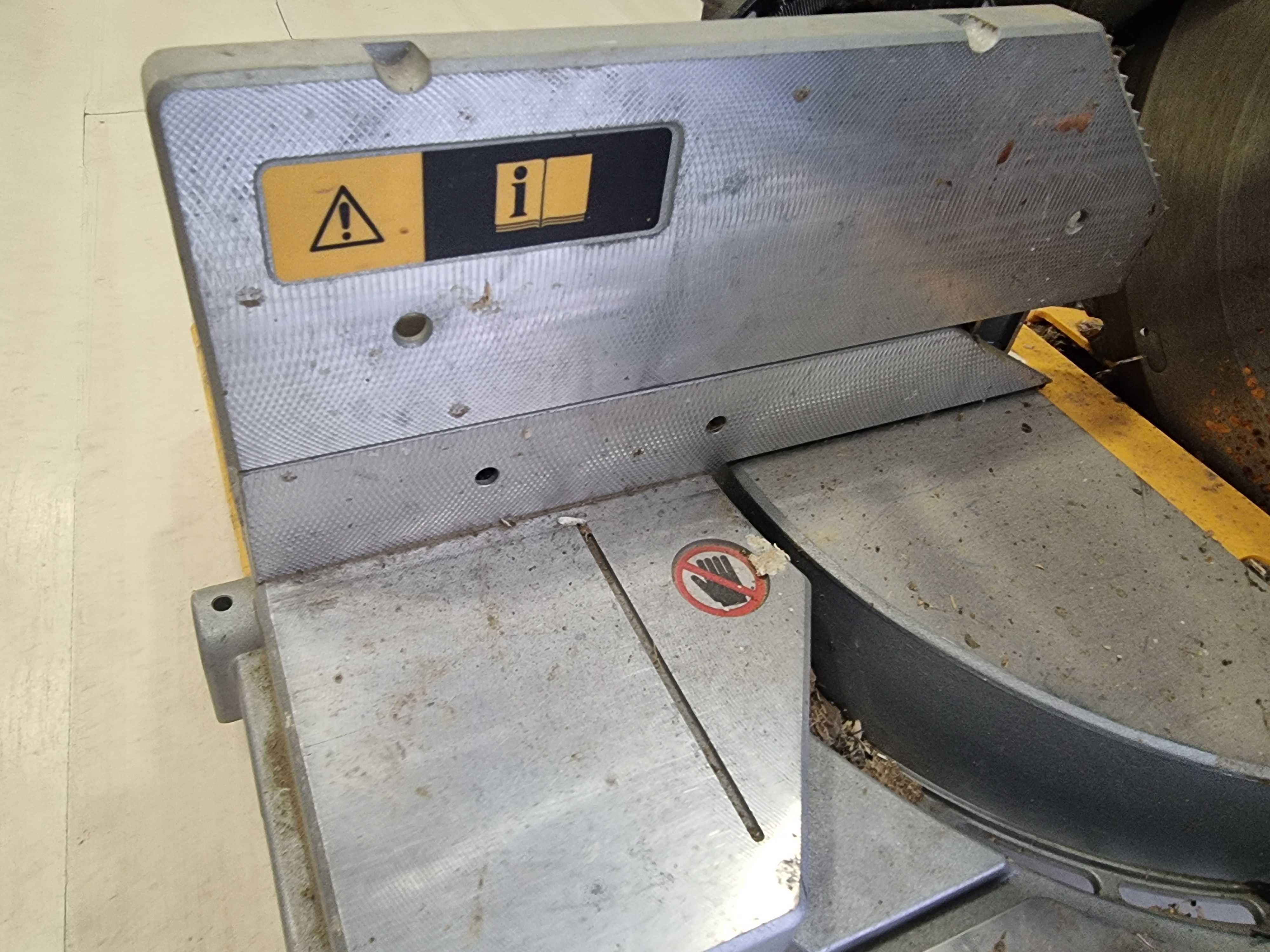 Потапящ циркуляр DEWALT DW716 / Герунг