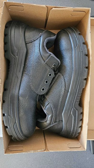 Pantofi de protectie M 42 si 43, incaltaminte bombeu metalic noi cutie