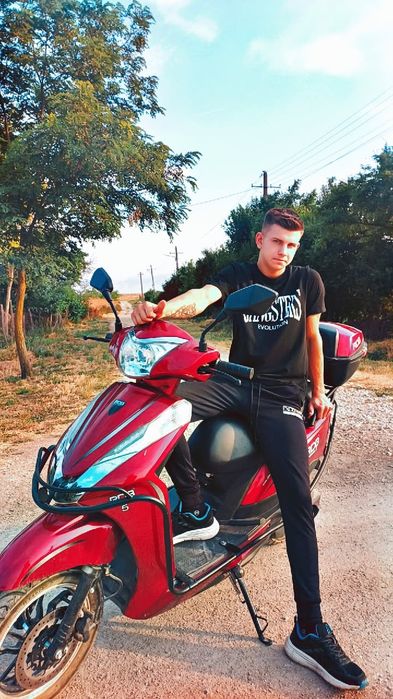 Vând scuter electric hoinarul 5 fără permis