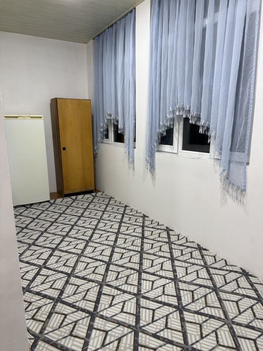 Qoraqamishda ijaraga uy beriladi 2 xonali 1 etaj maklersiz