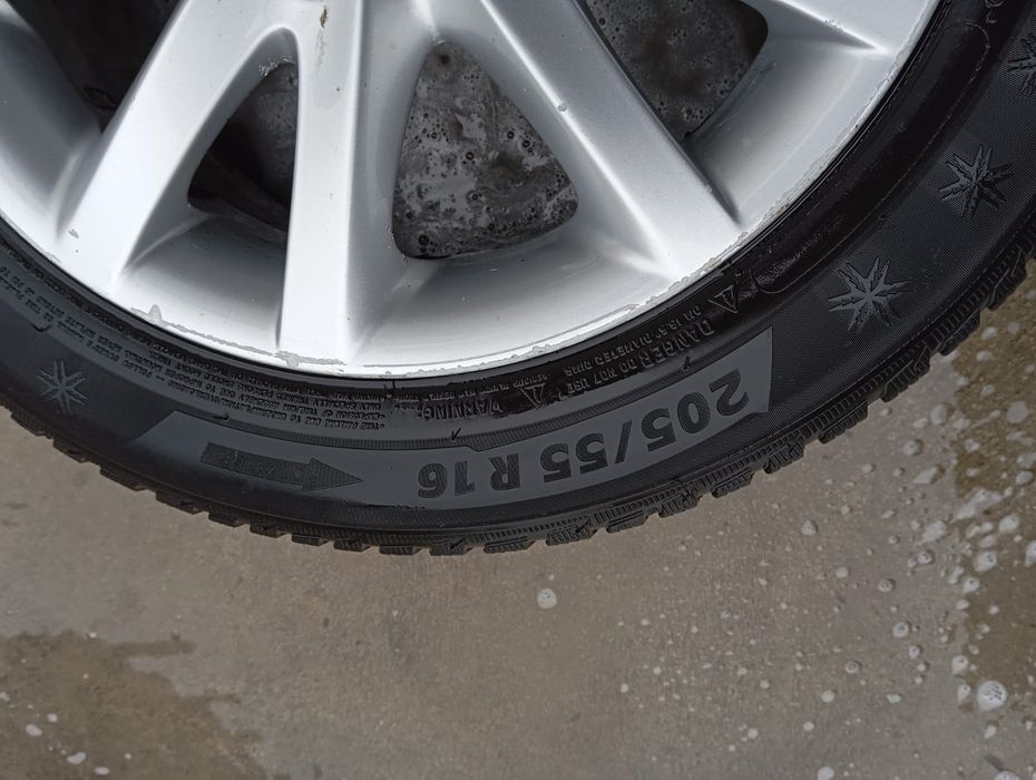 Vând 4 jante BMW 16