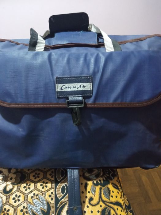 Сумка-чемодан на замке