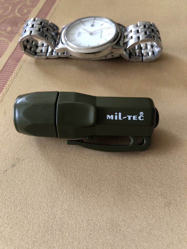 Mini lanterna militara.