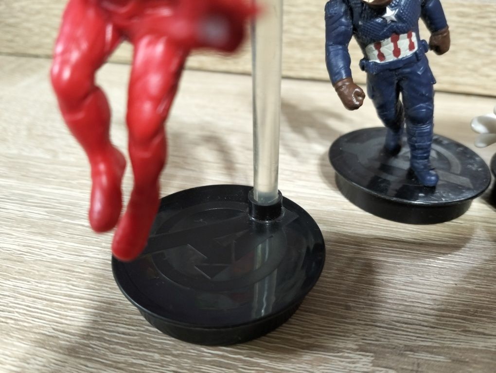 Marvel Iron Man Captain America big head figurines
