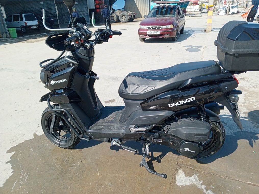 Skuter TANK 150  DRONGO