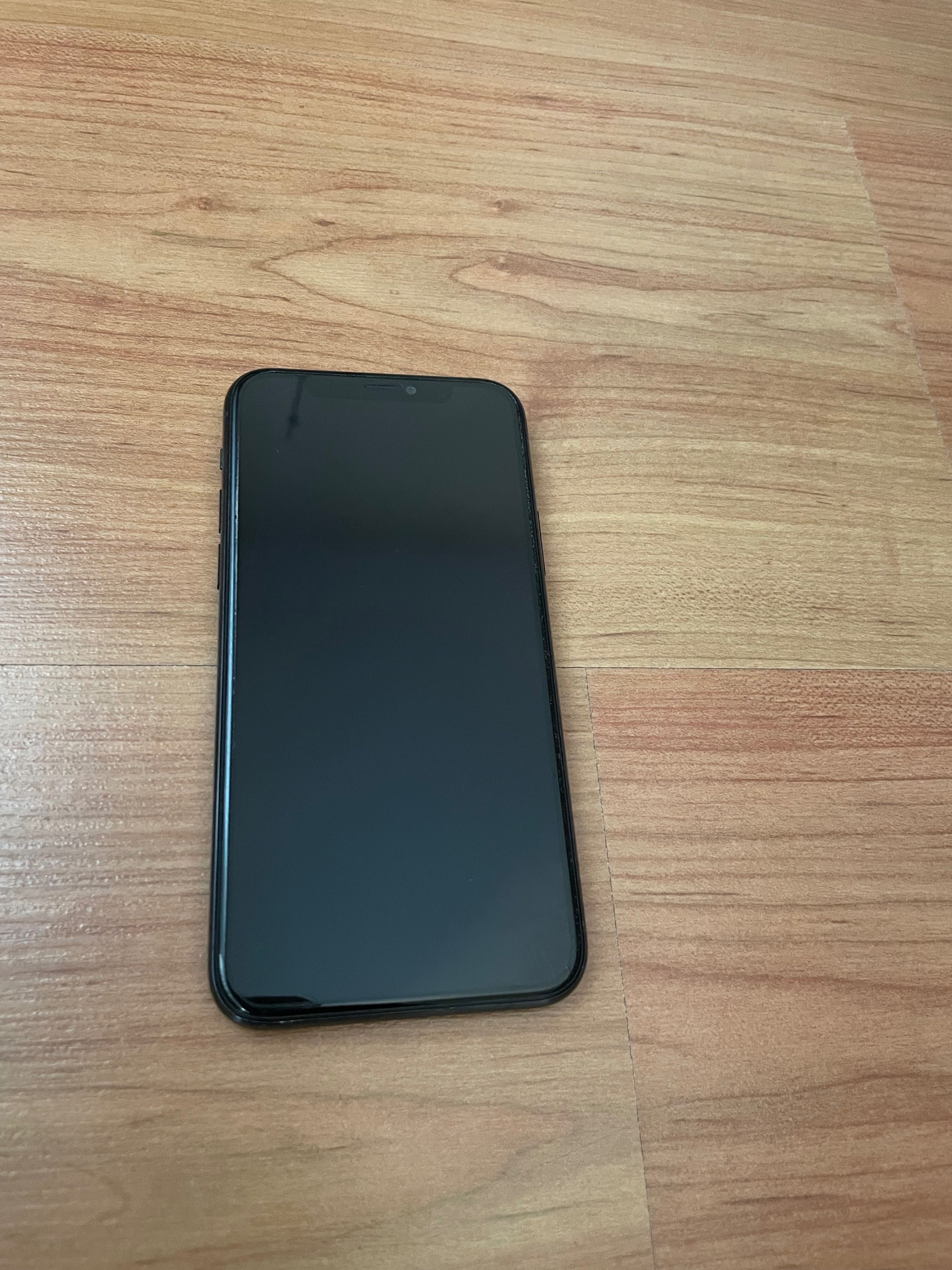 Iphone 11 pro + screen protector