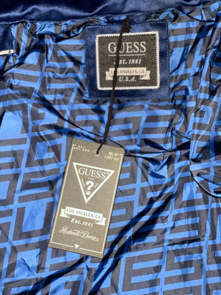 Geaca Guess barbateasca marimea xl