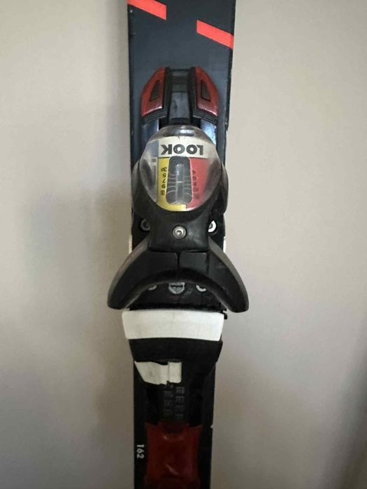 Продавам ски Rossignol Hero Titanal 162 сервизирани с вакса и кант