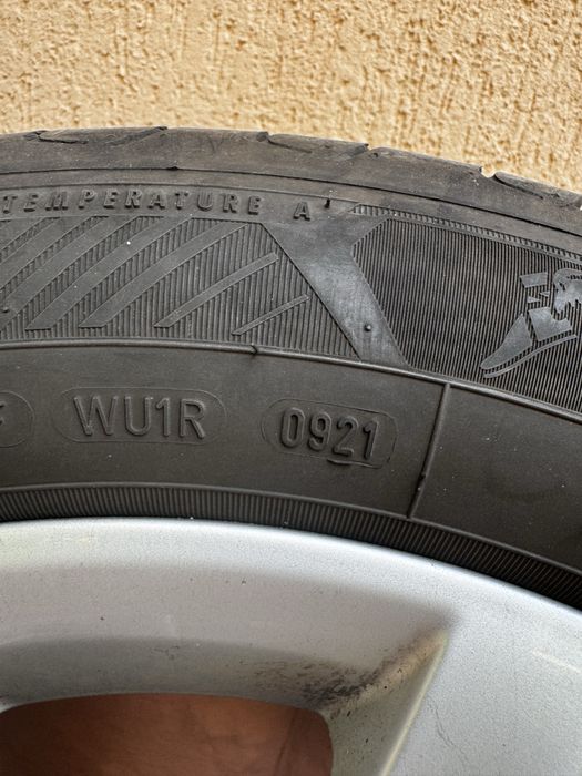 Vand roti 205/55 r16 jante oem vw anvelope goodyear