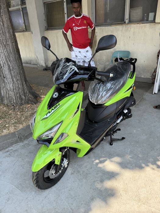 Inchiriere scuter 50cc 125cc Scooter rent 50cc 125cc