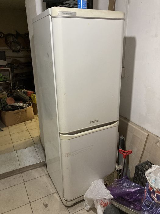 Холодильник Аристон