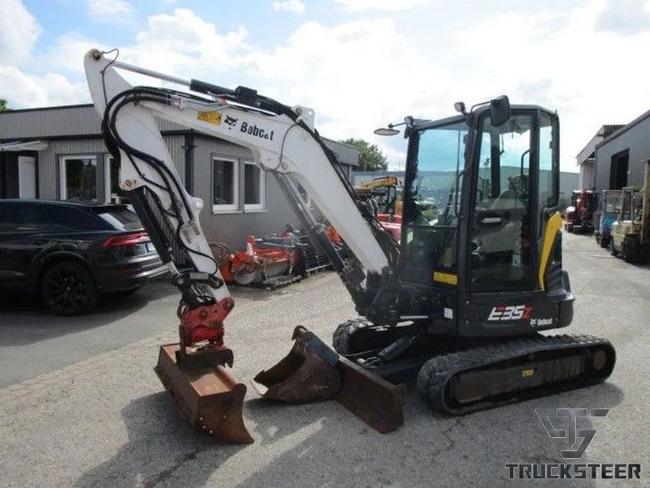 Bobcat E35z Avans leasing de la 15% Bobcat E35z 3.5T 1.750h 25CP AC 2018