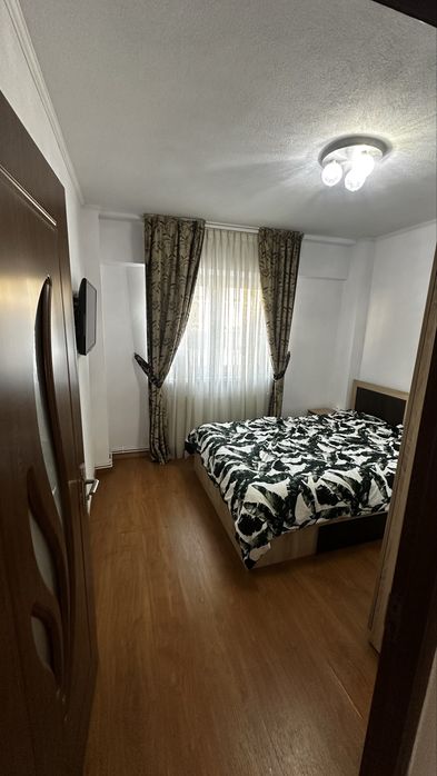 Inchiriez apartament Ramnicu Valcea 3 dormitoare.